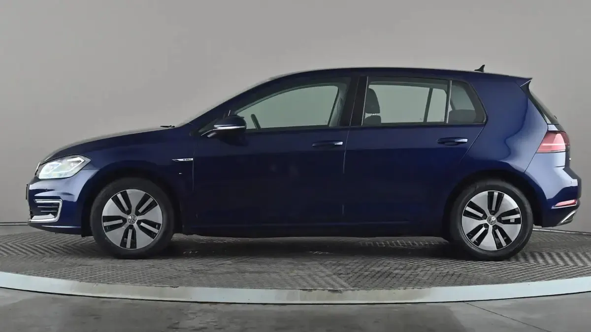 Usado VW e-Golf 99 kW (135 CV) 2019 Azul Utilitario