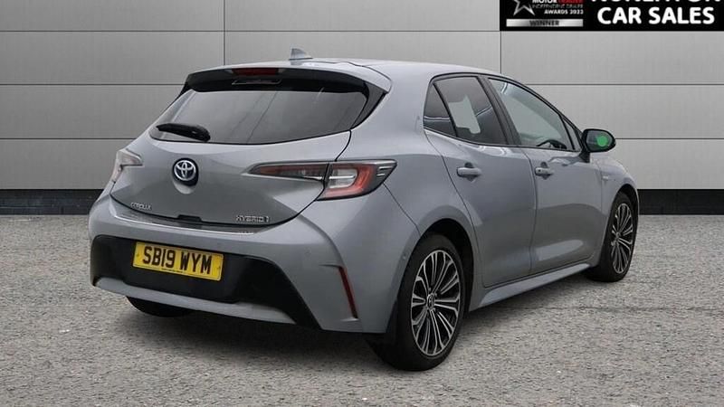 Used Toyota Corolla Design 122 HP (89 kW) 2019 Grey Hatchback