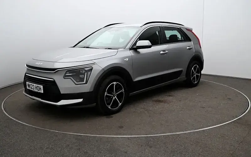 Gebraucht Kia Niro 141 PS (103 kW) 2023 Grau SUV