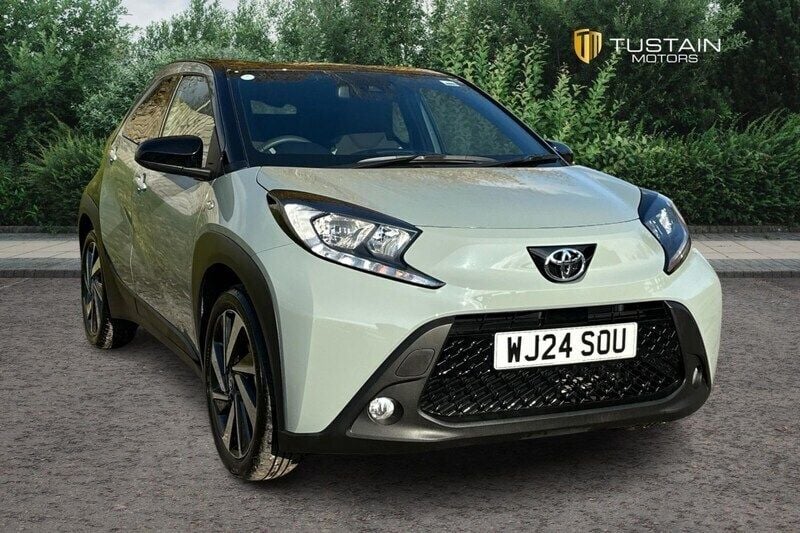 Green Used 2024 Toyota Aygo Hatchback | £15,999 (A bit pricey) - Image 1/4