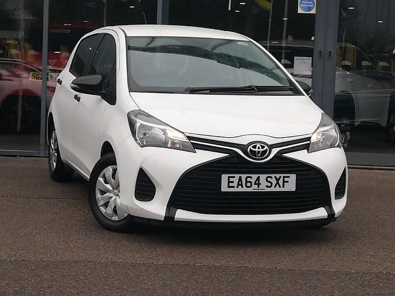 White Used 2014 Toyota Yaris Active Hatchback | £6,498 (Fair price) - Image 1/4