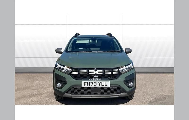 Used Dacia Sandero Journey 90 HP (66 kW) 2024 Green SUV