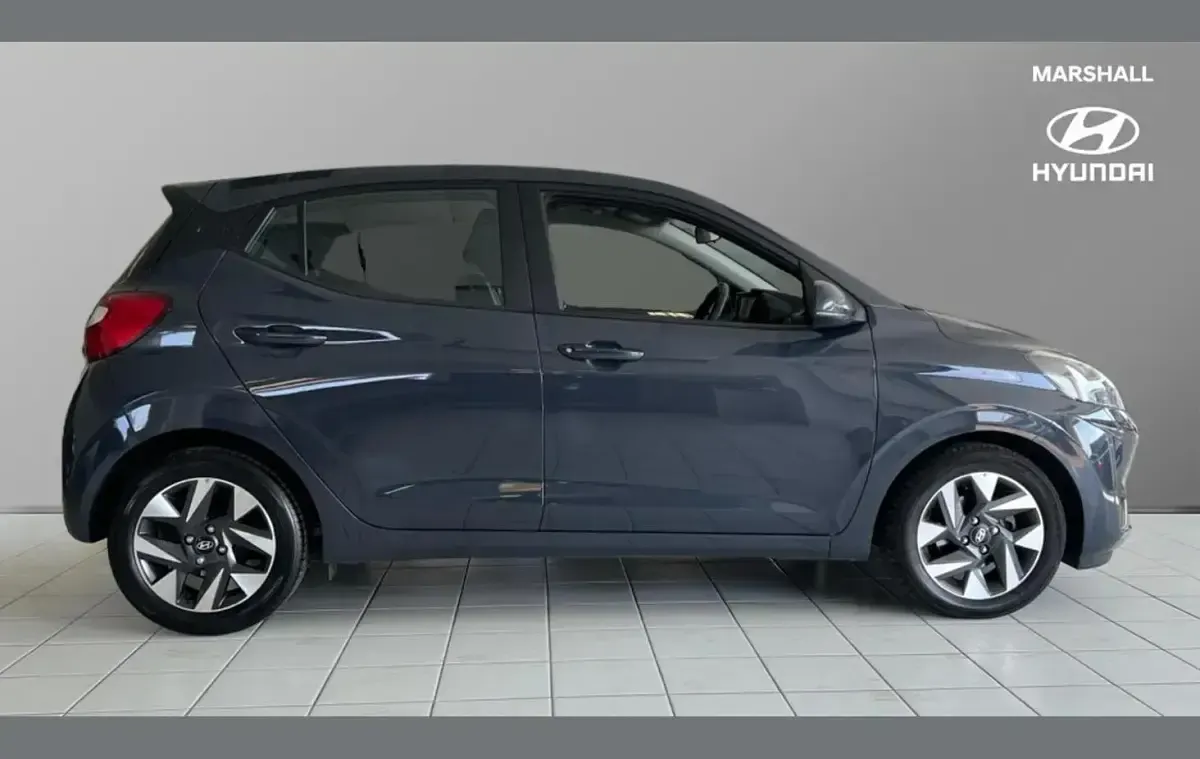 Used Hyundai i10 Advanced 63 HP (46 kW) 2025 Grey Hatchback