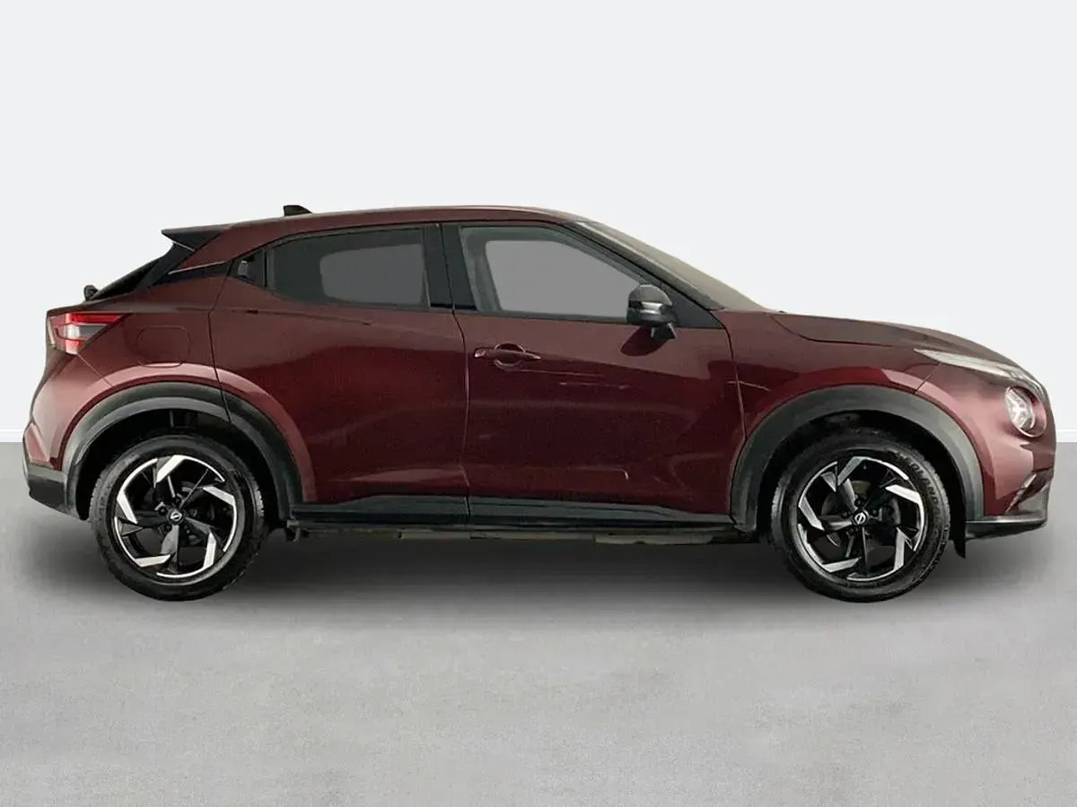 Used Nissan Juke N-Connecta 114 HP (83 kW) 2023 Red SUV