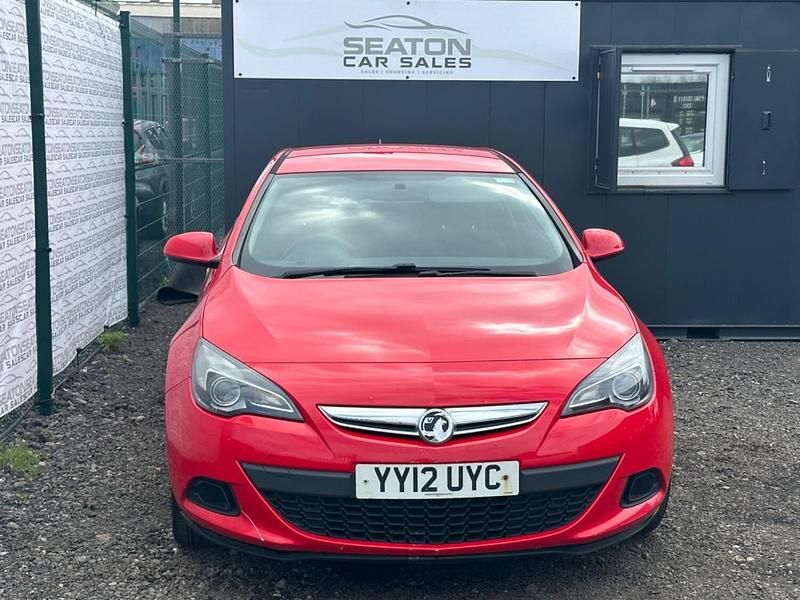 Second-hand Vauxhall Astra GTC Sport 2012 Roșu Coupe