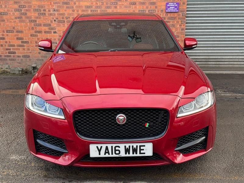 Used Jaguar XF R-Sport 180 HP (132 kW) 2016 Red Sedan