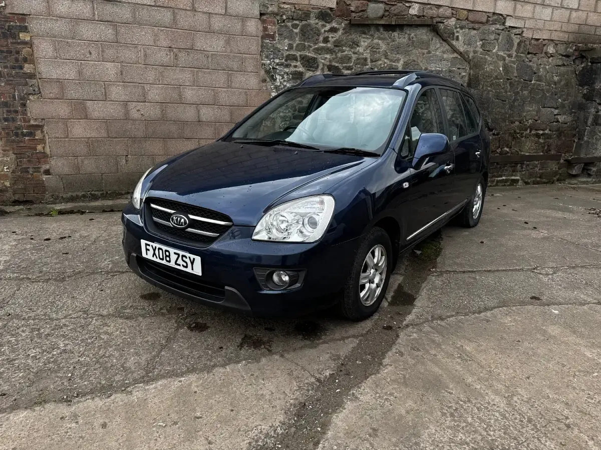 Used Kia Carens 140 HP (102 kW) 2008 Blue MPV