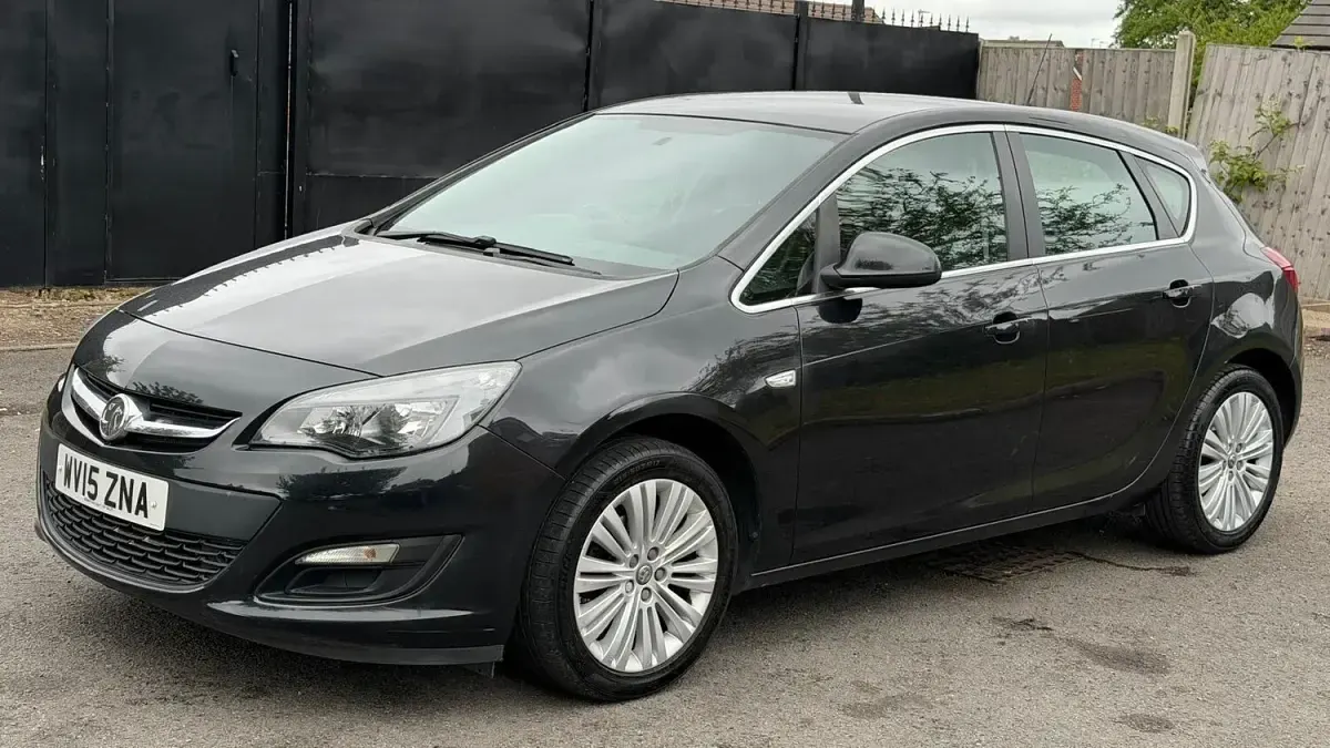 Used Vauxhall Astra Excite 2015 Black Hatchback