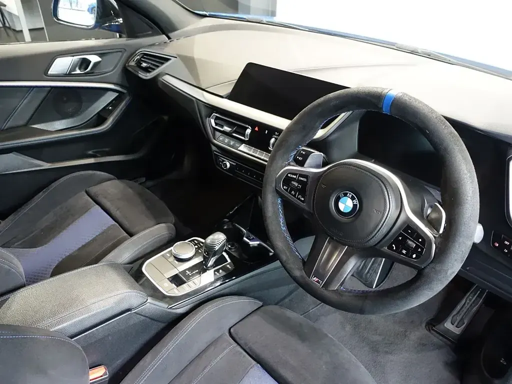 Usado BMW M135 Sport Line 306 CV (225 kW) 2021 Azul Utilitario