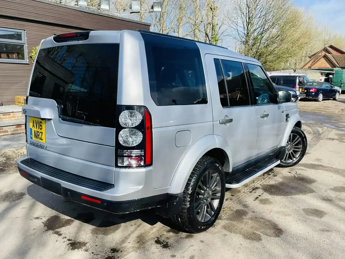 Used Land Rover Discovery 4 Graphite 256 HP (188 kW) 2016 Silver SUV