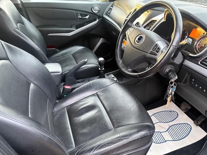 Used Ssangyong (KGM) Korando 178 HP (130 kW) 2016 Black SUV