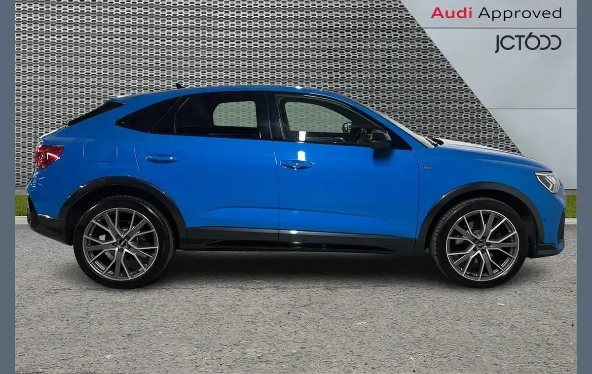Used Audi Q3 Advanced 226 HP (166 kW) 2020 Blue SUV