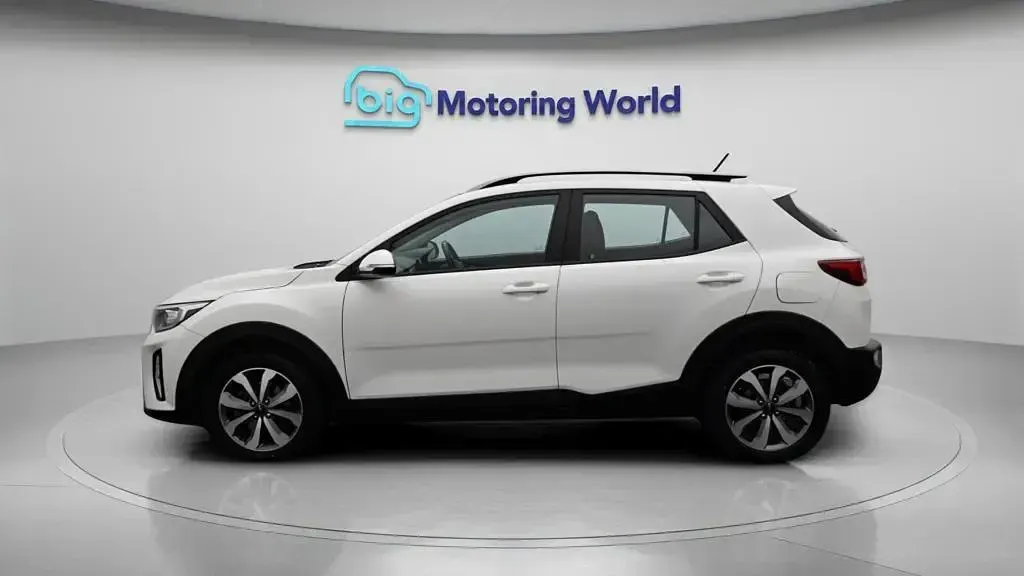 Used Kia Stonic 99 HP (72 kW) 2022 White SUV