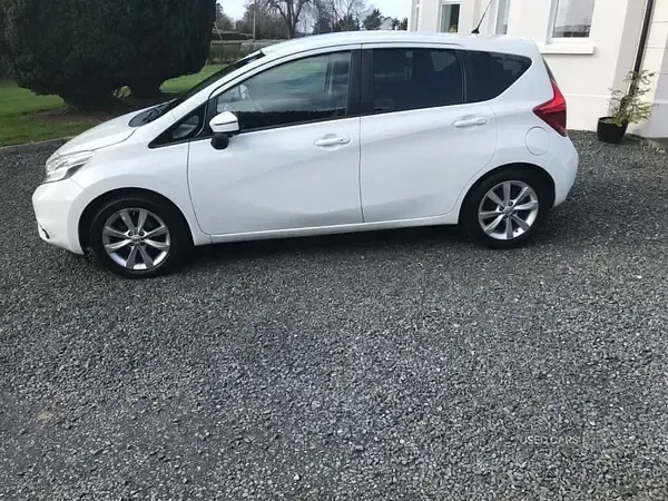 Used Nissan Note Tekna 90 HP (66 kW) 2013 White Hatchback