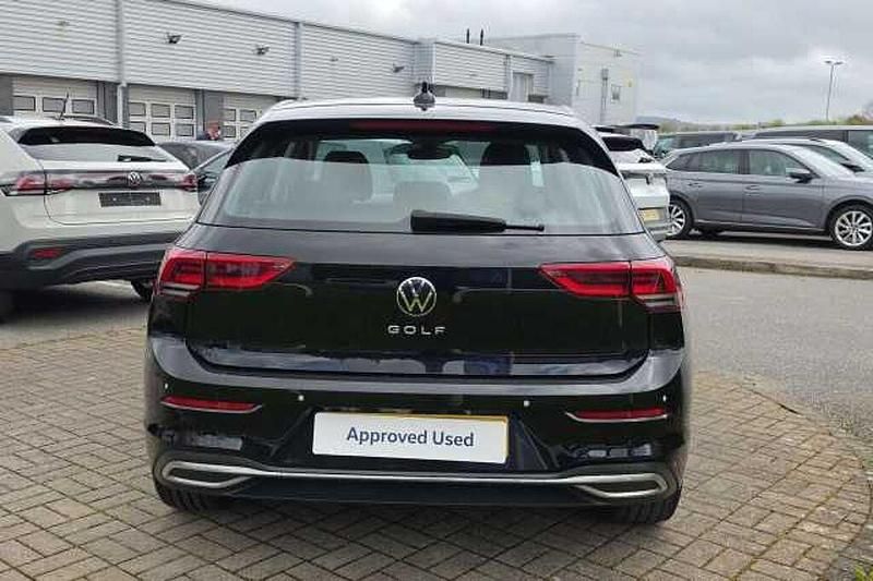 Usado VW Golf VIII 130 HP (95 kW) 2021