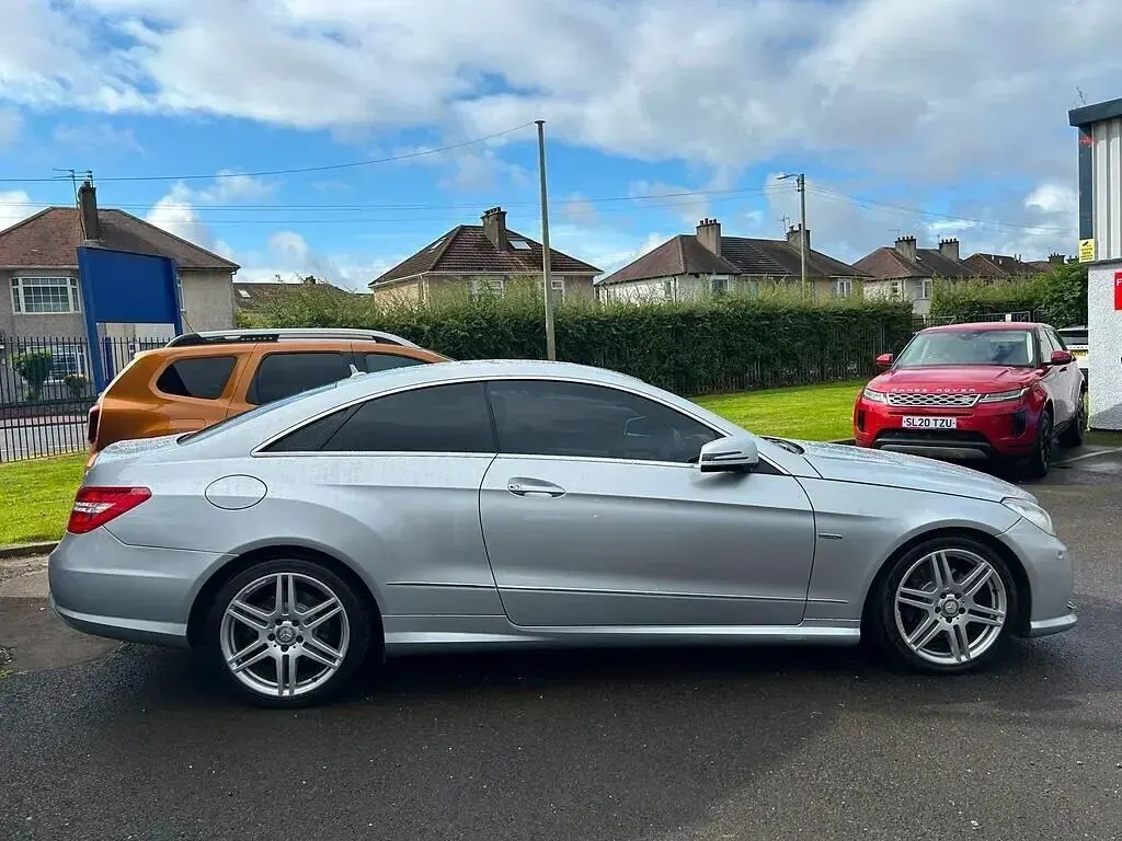 Used Mercedes E220 170 HP (125 kW) 2012 Silver Coupe