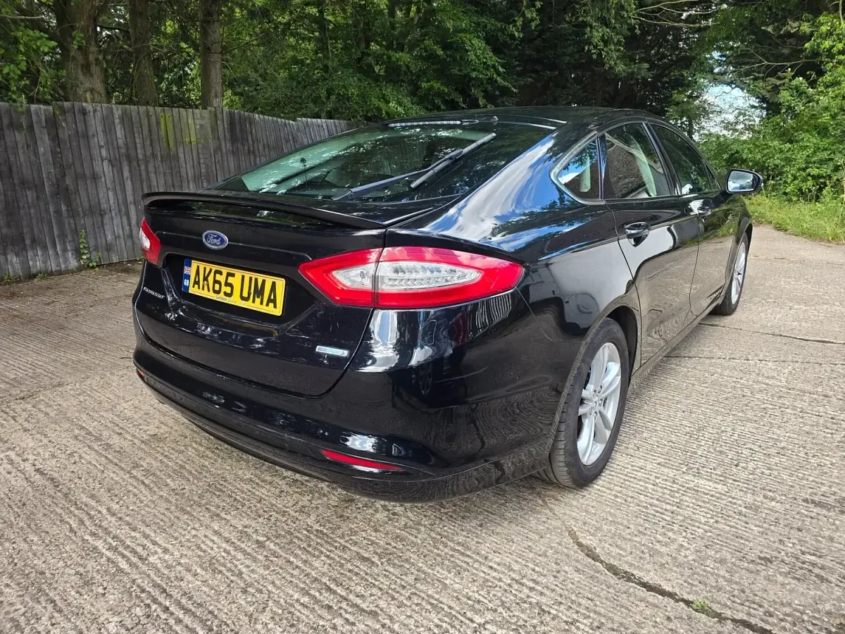 Used Ford Mondeo Titanium 160 HP (117 kW) 2015 Black Hatchback