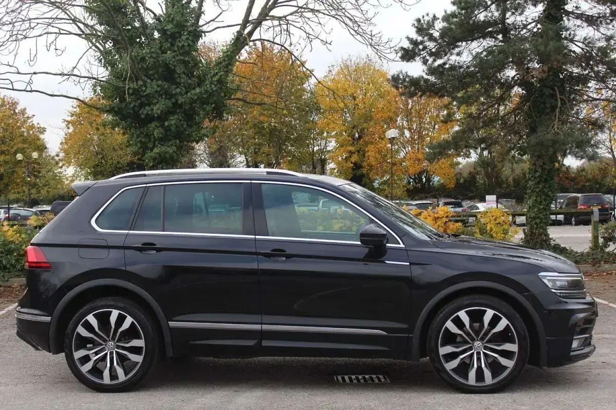 Used VW Tiguan R-line 147 HP (108 kW) 2017 Black SUV