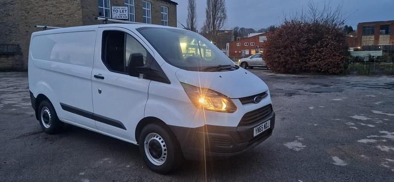 White Used 2015 Ford Transit Custom Van | £9,995 - Image 1/3