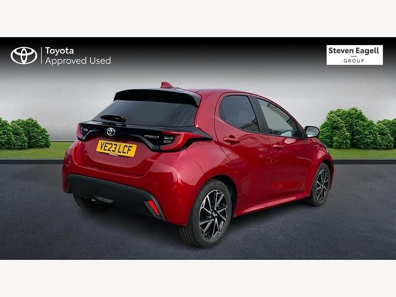Used Toyota Yaris Hybrid Design 2023 Red Hatchback