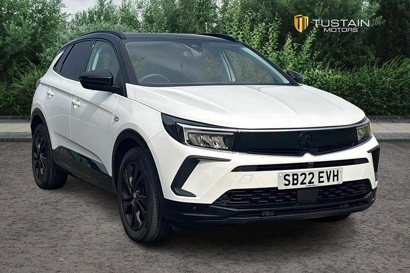 White Used 2022 Vauxhall Grandland X GS Line SUV | £17,499 (Fair price) - Image 1/4