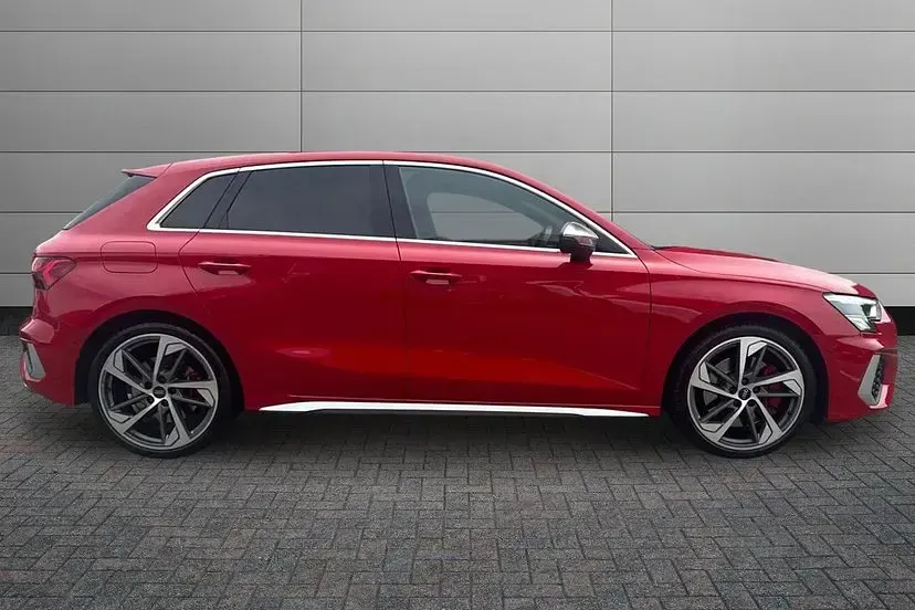 Used Audi S3 Sportback Comfort 310 HP (228 kW) 2022 Red Hatchback