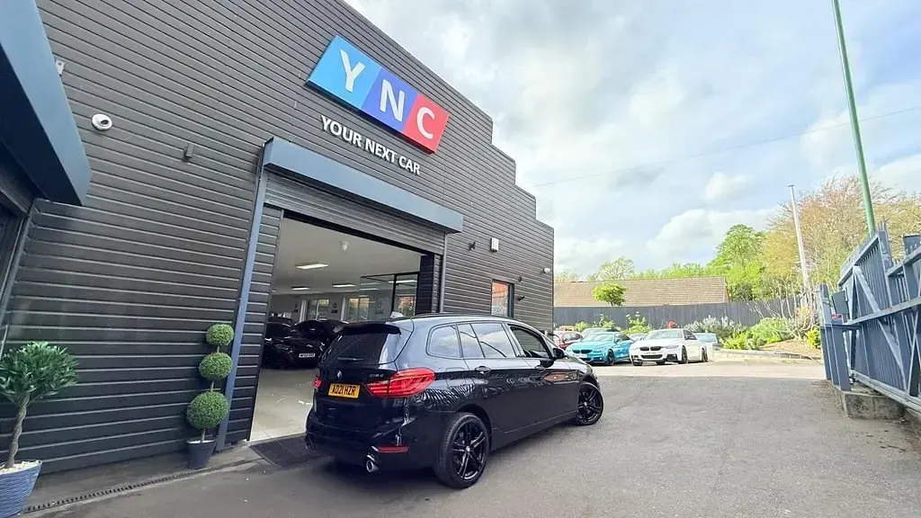 Używany BMW 218 Comfort Edition 2021 Czarny Kombi
