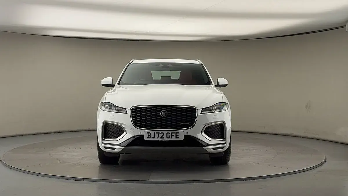 Used Jaguar F-Pace R-Dynamic 204 HP (150 kW) 2022 Fuji white SUV