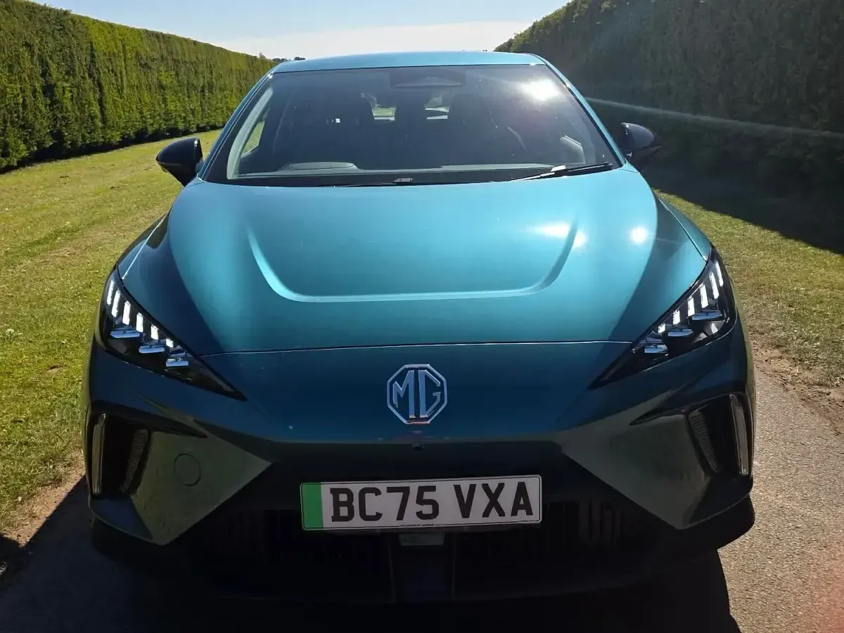 New MG MG4 EV 319 kW (435 HP) 2026 Green Hatchback