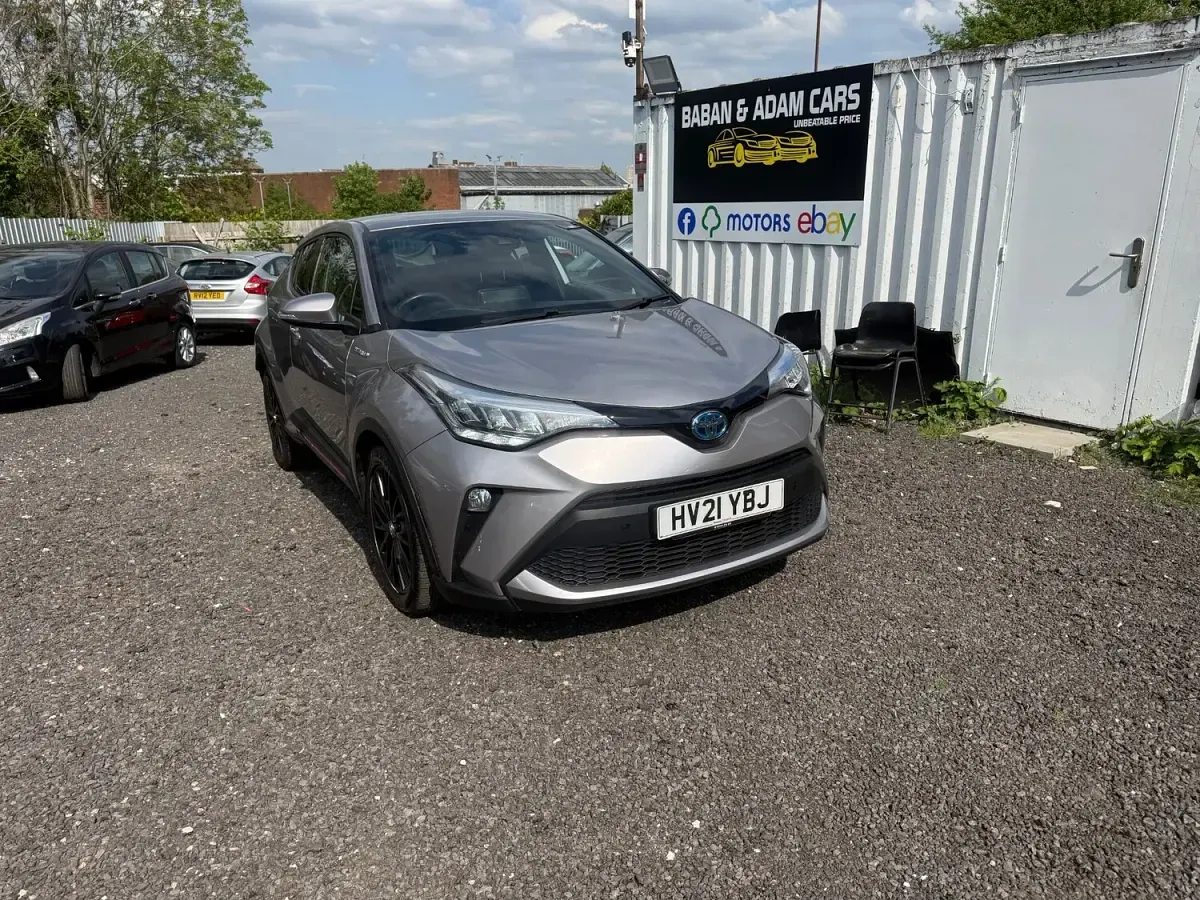 Używany Toyota C-HR Design 122 KM (89 kW) 2021 Srebrny SUV