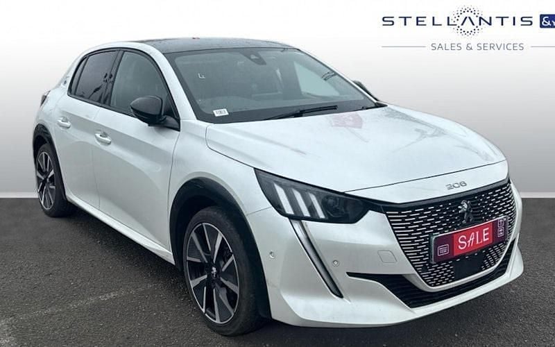 Used Peugeot e-208 Premium 100 kW (136 HP) 2021 White Hatchback