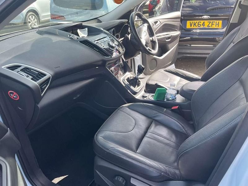 Usado Ford Kuga Titanium X 140 HP (102 kW) 2013 Branco SUV