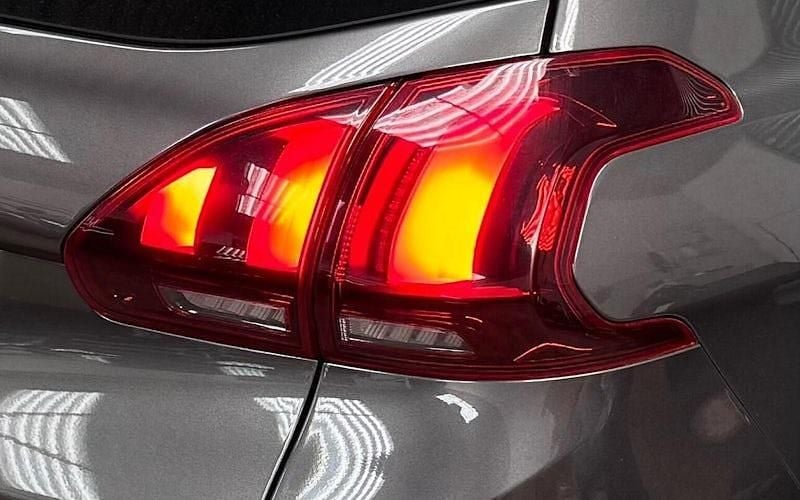 Käytetty Peugeot 2008 Active 82 HP (60 kW) 2018 Harmaa Katumaasturi