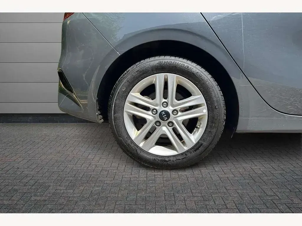 Used Kia Ceed 118 HP (86 kW) 2019 Grey Hatchback