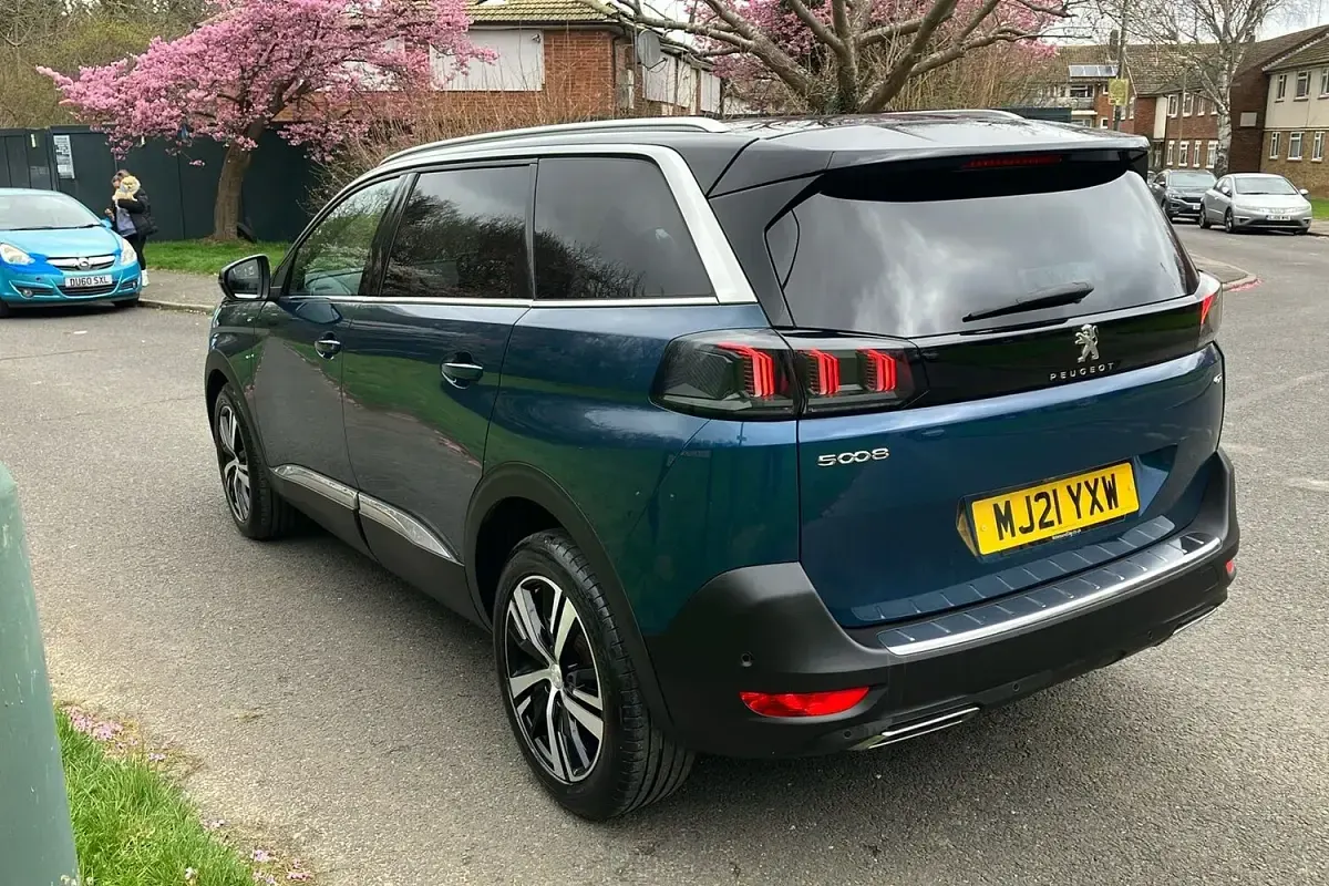 Used Peugeot 5008 GTi 130 HP (95 kW) 2021 Blue SUV