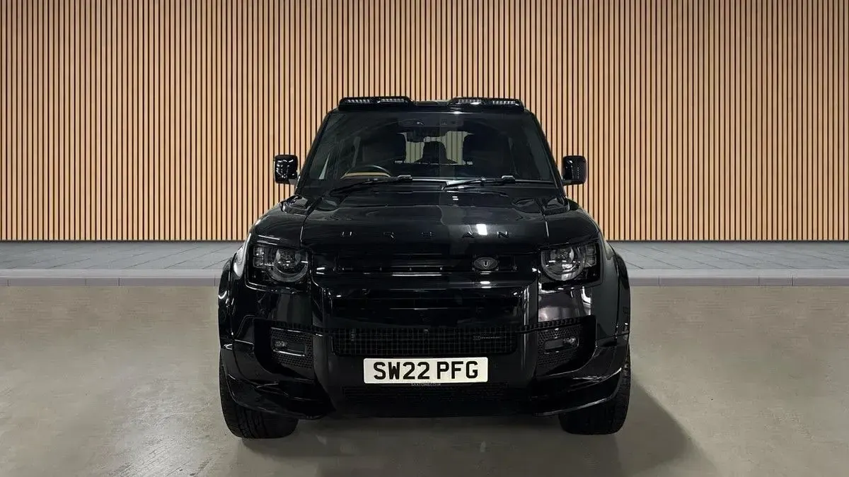 Used Land Rover Defender HSE Dynamic 250 HP (183 kW) 2022 Santorini black SUV