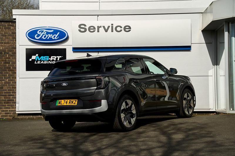 Begagnad Ford Explorer Extended Range 77 kW (105 HK) 2024 Grå SUV