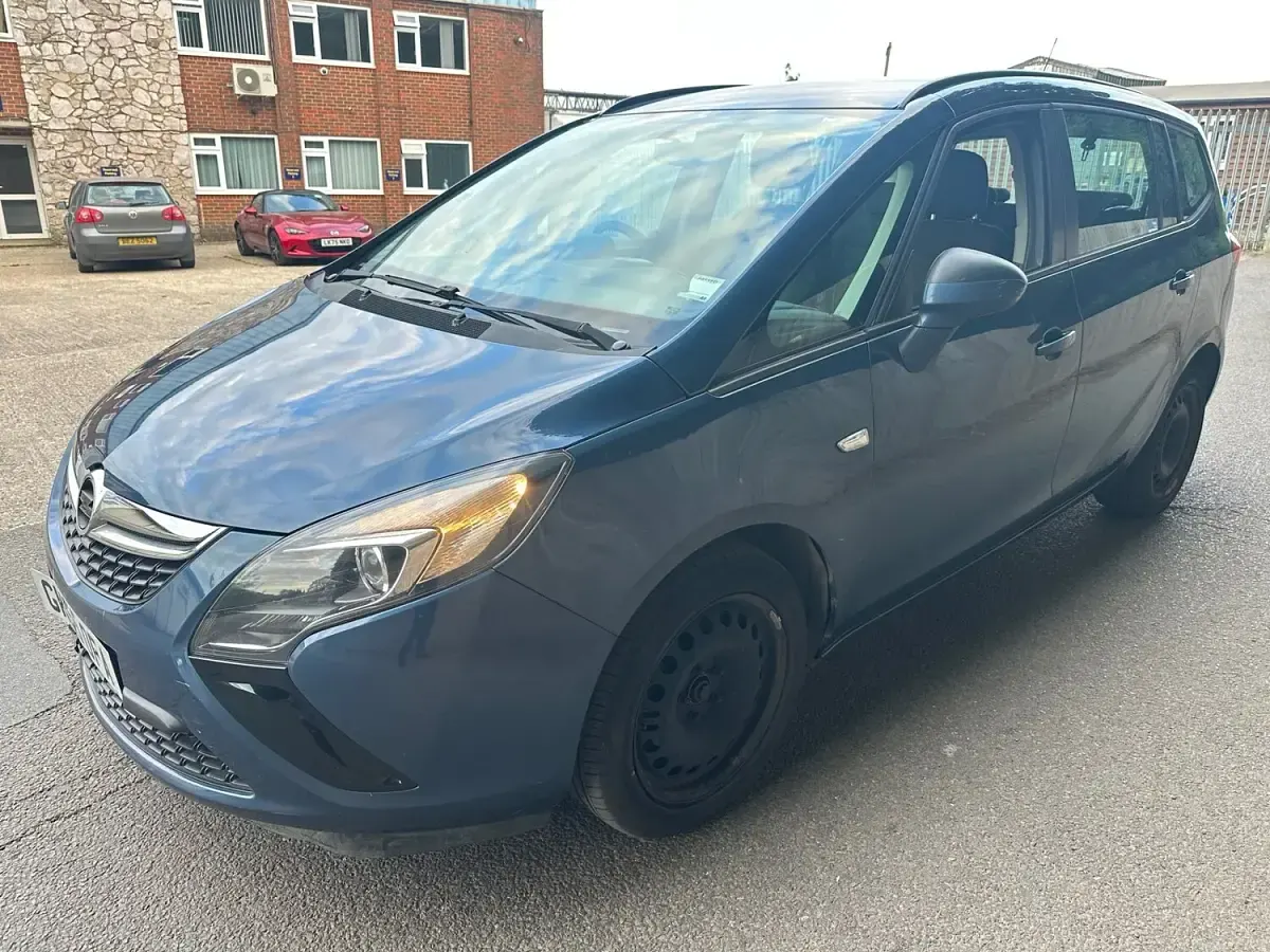 Used Vauxhall Zafira 170 HP (125 kW) 2015 Blue MPV