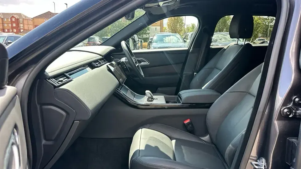 Used Land Rover Range Rover Velar SE Dynamic 404 HP (297 kW) 2026 Charente grey SUV