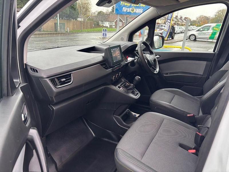 Used Renault Kangoo 95 HP (69 kW) 2024 White Van