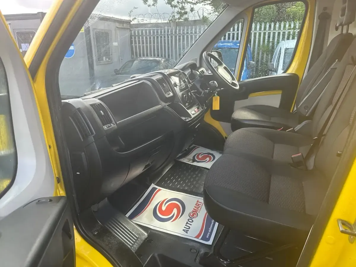 Used Peugeot Boxer 130 HP (95 kW) 2016 Yellow Van