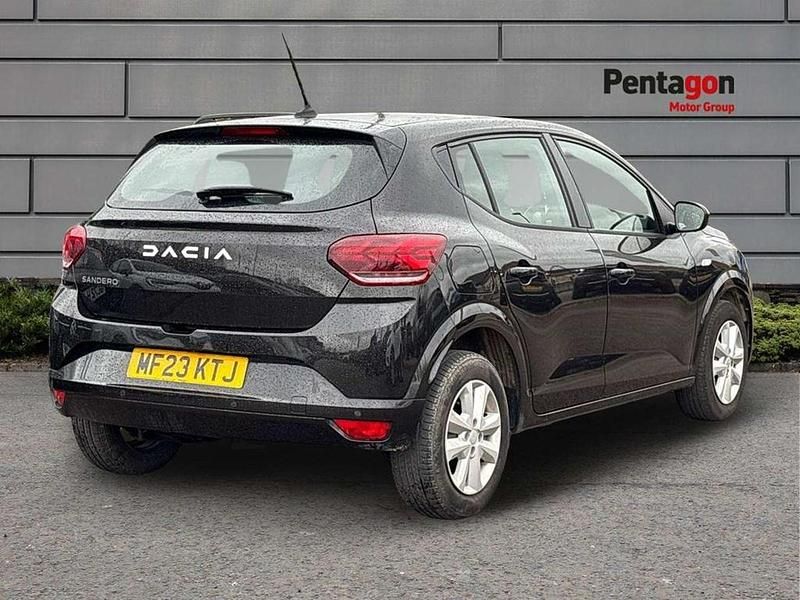 Gebraucht Dacia Sandero Expression 90 PS (66 kW) 2023 Schwarz Kleinwagen