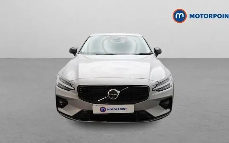 Begagnad Volvo S60 Plus 250 HK (183 kW) 2023 Silver Sedan