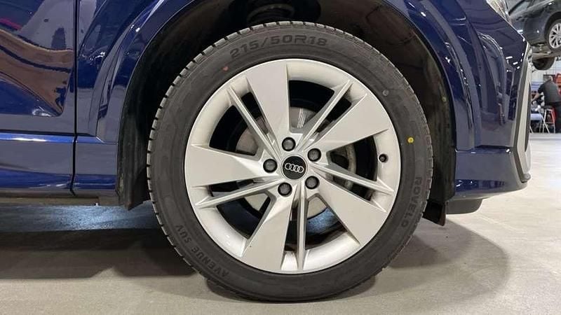Used Audi Q2 S-Line 110 HP (80 kW) 2023 Blue SUV
