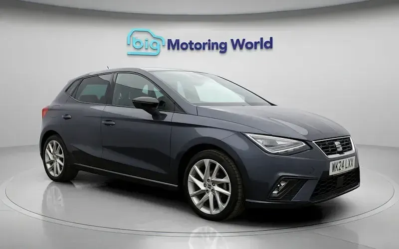 Usado Seat Ibiza FR 116 CV (85 kW) 2024 Gris Utilitario