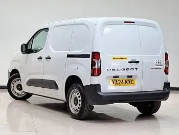 Used Peugeot Partner 131 HP (96 kW) 2024 White MPV