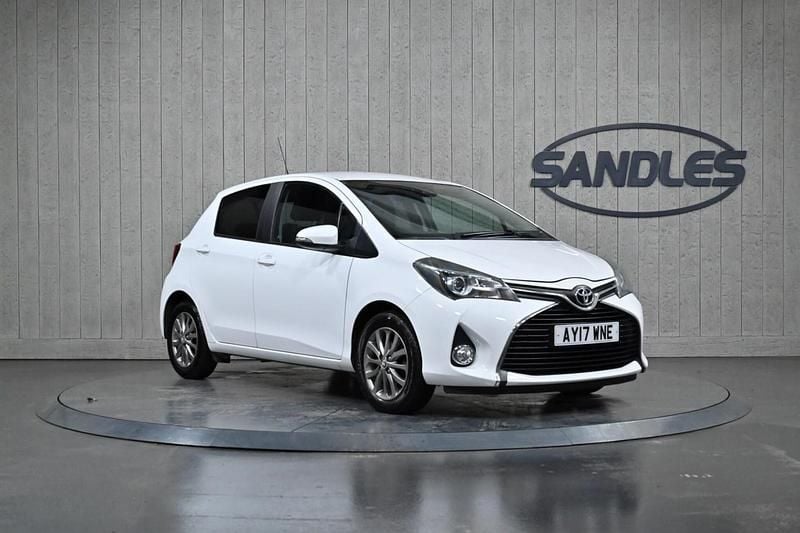 Used Toyota Yaris 2017 White Hatchback