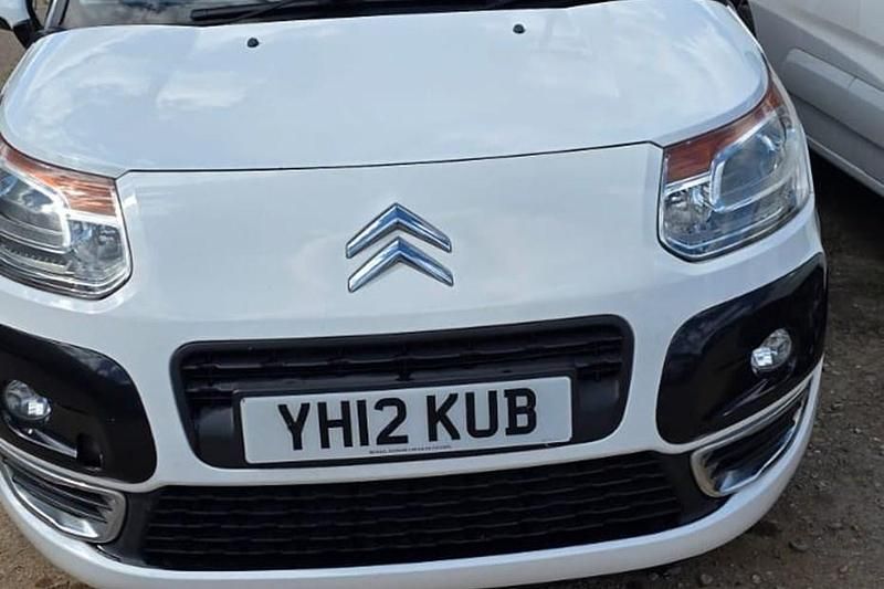 White Used 2012 Citroën C3 Picasso Exclusive MPV | £1,500 (Good price) - Image 1/1