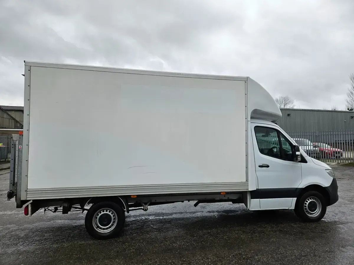 Usado Mercedes Sprinter Progressive 2023 Branco Van