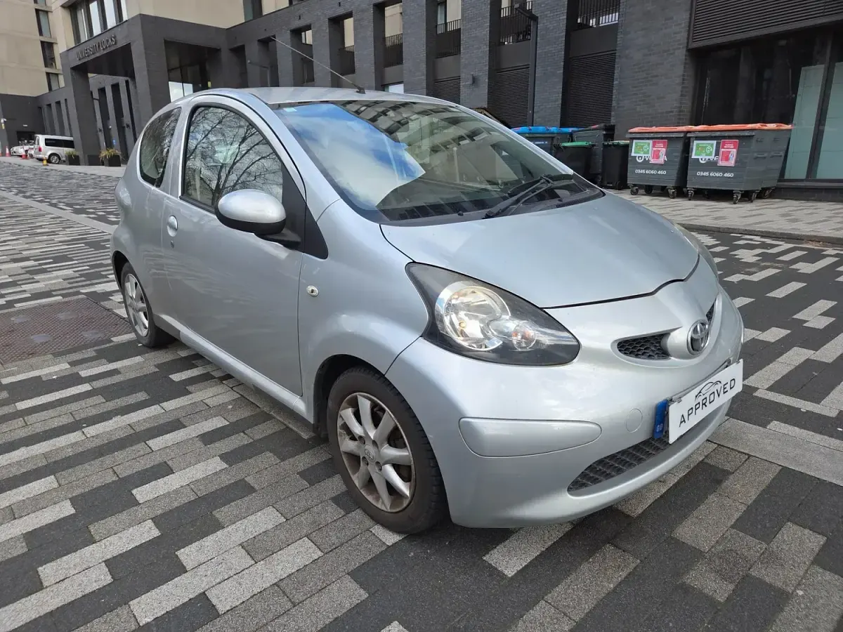 Used Toyota Aygo Platinum 67 HP (49 kW) 2008 Silver Hatchback